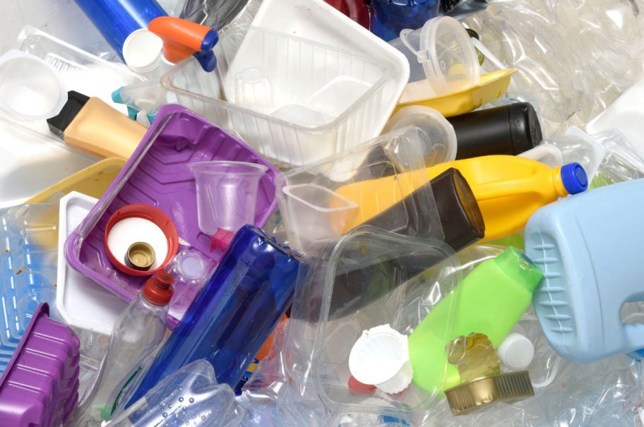 Cómo reciclar bolsas de plástico para generar nuevos productos