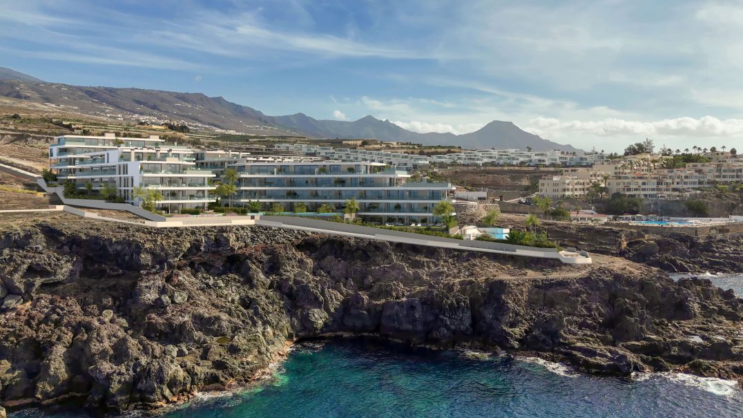 AEDAS Homes presenta desde un catamarán la promoción Serene, su nueva joya residencial en Costa Adeje, Tenerife